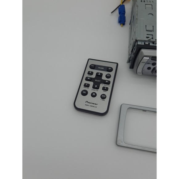 Pioneer DEH-3900MP CD Player In Dash Receiver - Picture 3 of 7